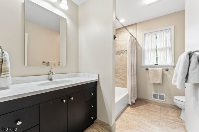 24 Powelson Dr, Hillsborough Twp., NJ 08844