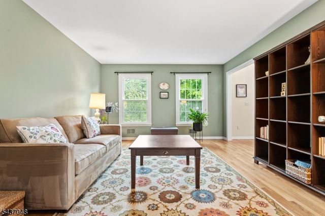 24 Powelson Dr, Hillsborough Twp., NJ 08844