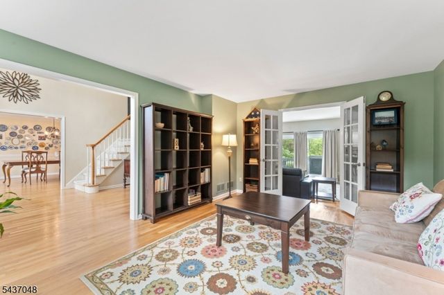 24 Powelson Dr, Hillsborough Twp., NJ 08844