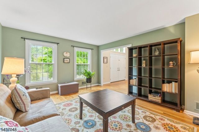 24 Powelson Dr, Hillsborough Twp., NJ 08844