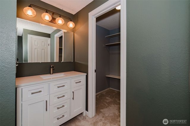 7629 Oak Park Drive NW, Bremerton, WA 98311