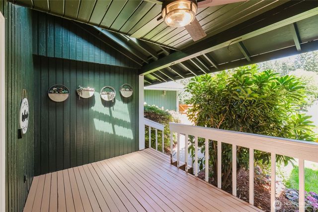 7629 Oak Park Drive NW, Bremerton, WA 98311