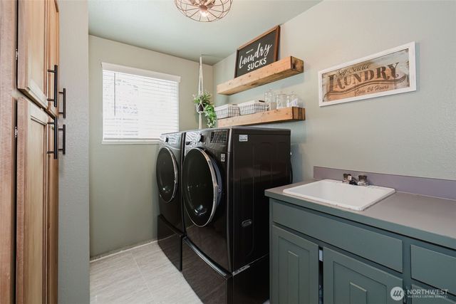 7629 Oak Park Drive NW, Bremerton, WA 98311
