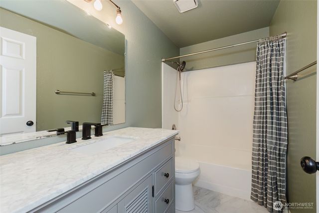 7629 Oak Park Drive NW, Bremerton, WA 98311