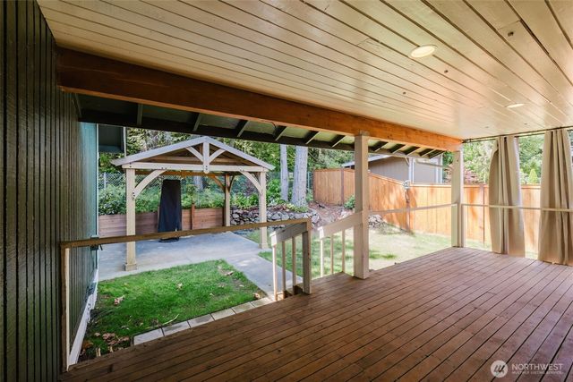 7629 Oak Park Drive NW, Bremerton, WA 98311