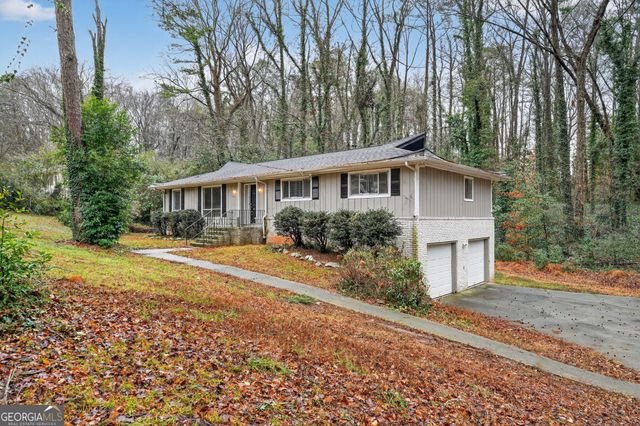 418 Colchester Drive, Stone Mountain, GA 30088