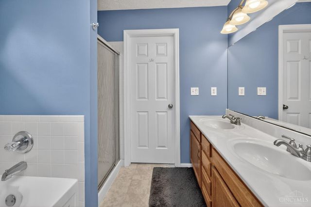 1282 Locust Forge Lane, Lebanon, OH 45036