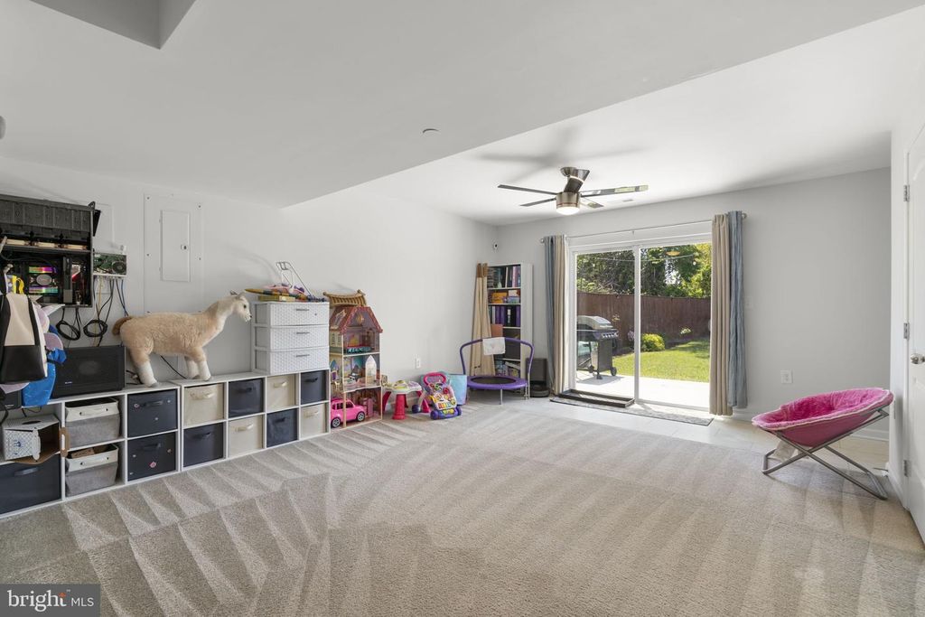 Image 17 of property listing at 465 CARVEL BEACH RD, Carvel Beach, MD 21226