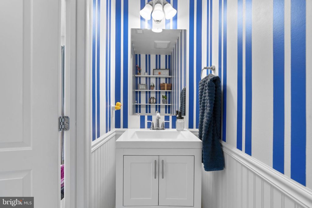 Image 21 of property listing at 465 CARVEL BEACH RD, Carvel Beach, MD 21226