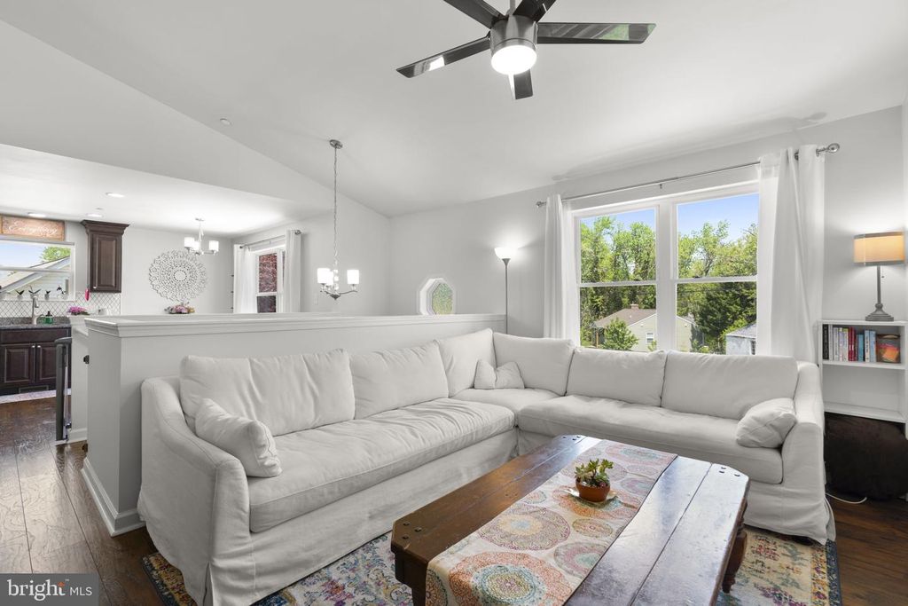 Image 3 of property listing at 465 CARVEL BEACH RD, Carvel Beach, MD 21226