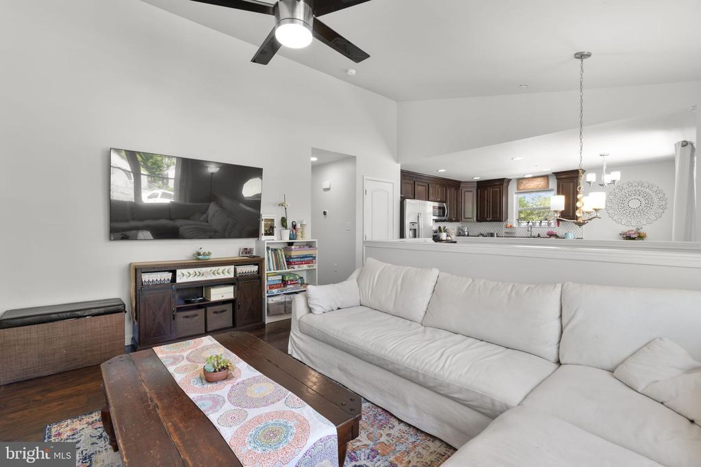 Image 4 of property listing at 465 CARVEL BEACH RD, Carvel Beach, MD 21226