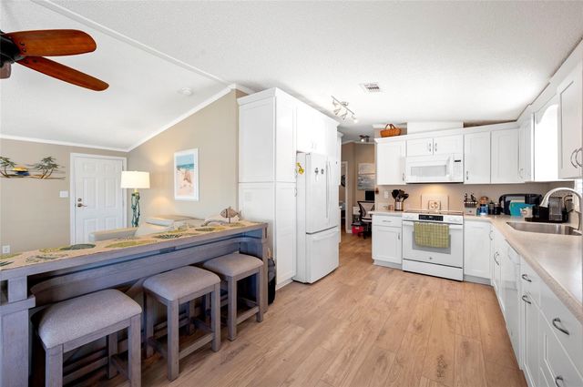 4300 RIVERSIDE DRIVE 206, Punta Gorda, FL 33982