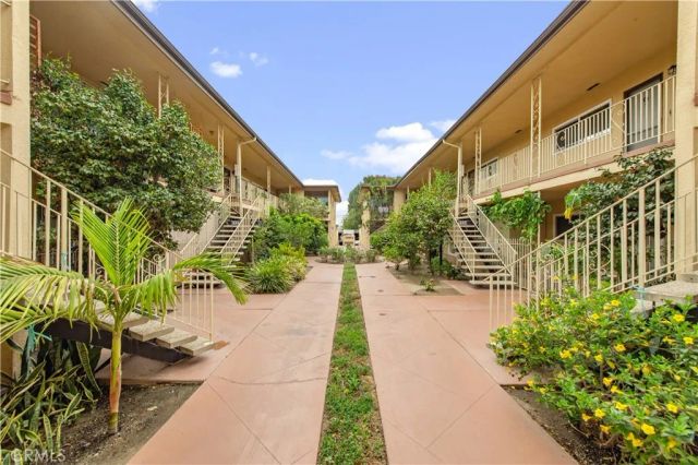 1122 W Huntington Drive 9, Arcadia, CA 91007