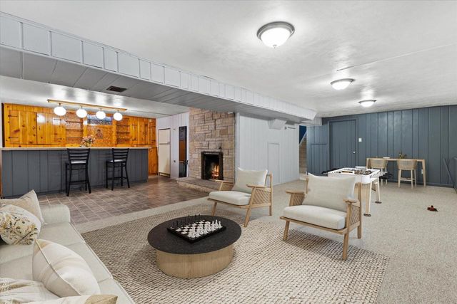 15620 W Saint Francis DRIVE, New Berlin, WI 53151