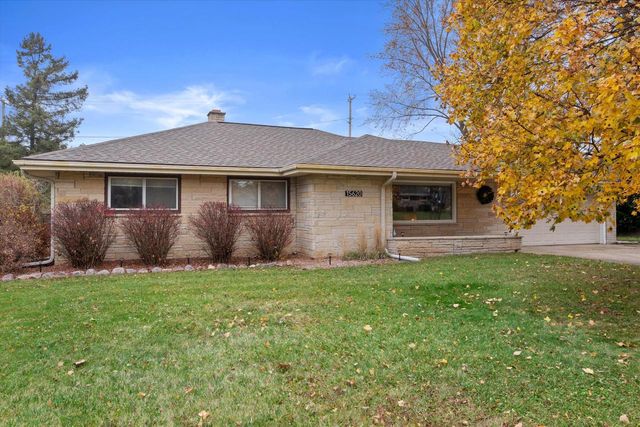 15620 W Saint Francis DRIVE, New Berlin, WI 53151
