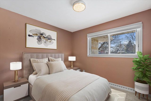 15620 W Saint Francis DRIVE, New Berlin, WI 53151