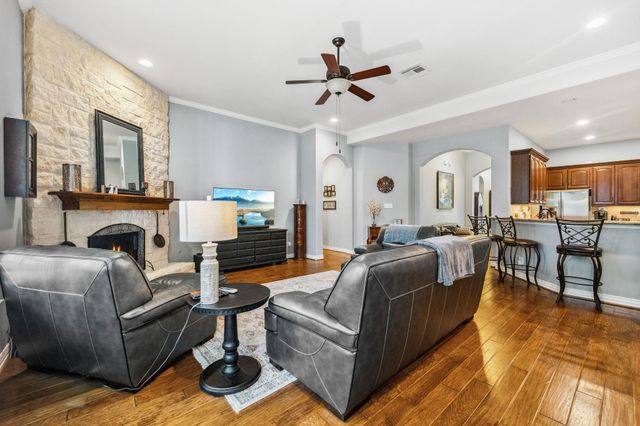 1114 Commons Waterway Drive, Huffman, TX 77336