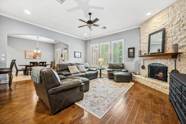 1114 Commons Waterway Drive, Huffman, TX 77336