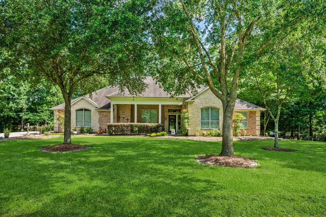 1114 Commons Waterway Drive, Huffman, TX 77336