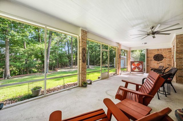 1114 Commons Waterway Drive, Huffman, TX 77336