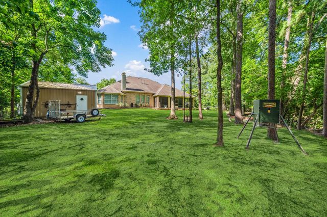 1114 Commons Waterway Drive, Huffman, TX 77336