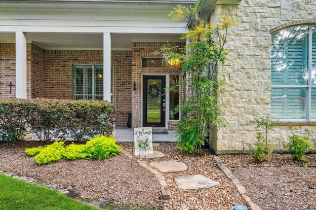 1114 Commons Waterway Drive, Huffman, TX 77336