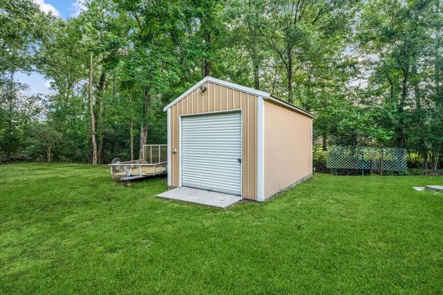 1114 Commons Waterway Drive, Huffman, TX 77336