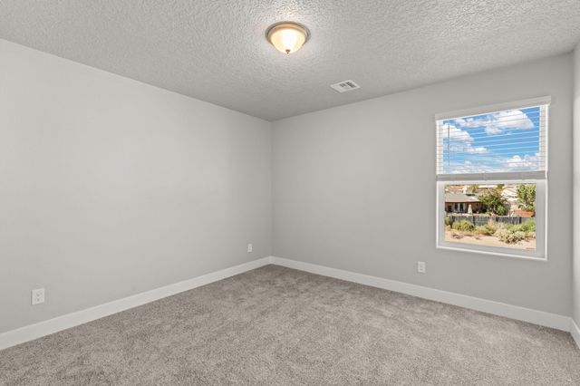 392 Pecos Loop SE, Rio Rancho, NM 87124