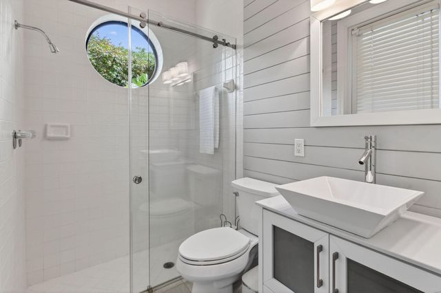 302 Alicante Drive, Juno Beach, FL 33408