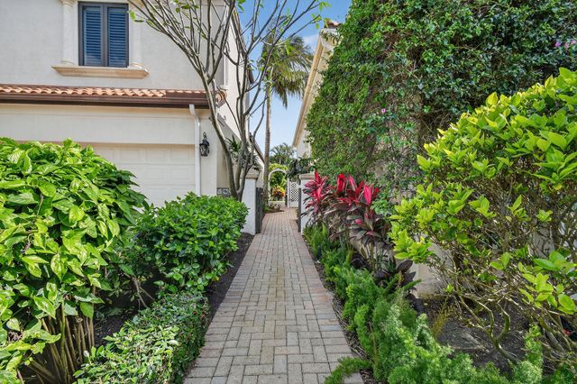 302 Alicante Drive, Juno Beach, FL 33408