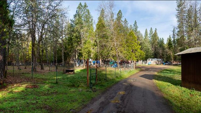 4015 Pleasant Creek Road, Rogue River, OR 97537