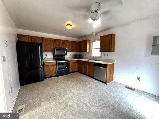 8109 LAMBS CREEK CHURCH RD, King George, VA 22485