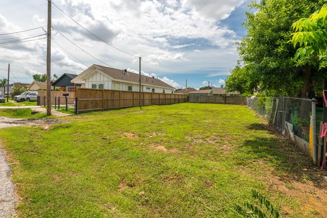 121 N Sidney Street, Houston, TX 77003