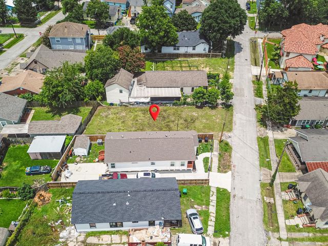 121 N Sidney Street, Houston, TX 77003