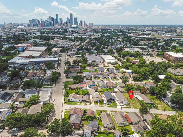 121 N Sidney Street, Houston, TX 77003
