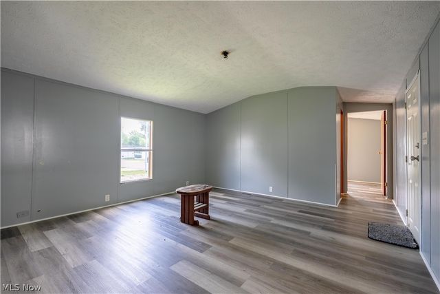 62 Redwood Drive, Beloit, OH 44609