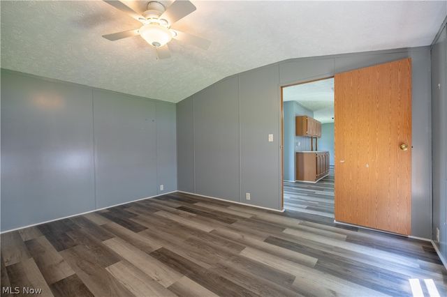 62 Redwood Drive, Beloit, OH 44609