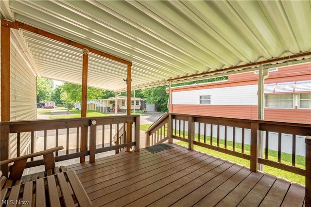 62 Redwood Drive, Beloit, OH 44609