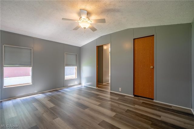 62 Redwood Drive, Beloit, OH 44609