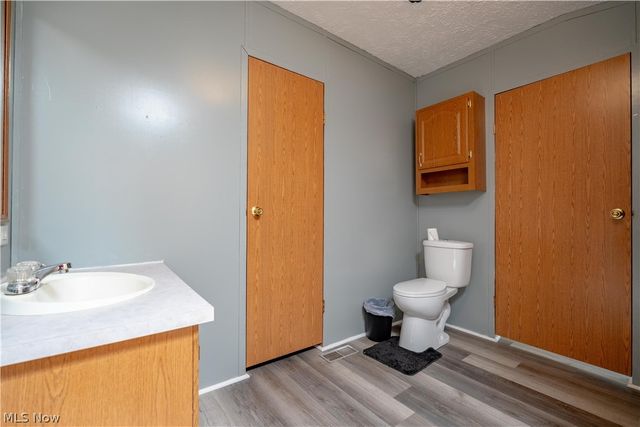 62 Redwood Drive, Beloit, OH 44609