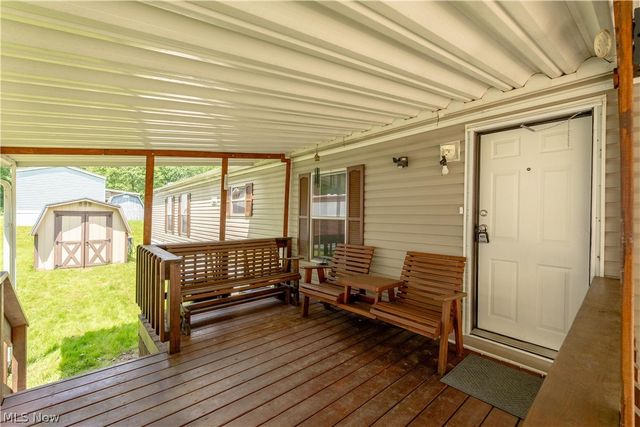 62 Redwood Drive, Beloit, OH 44609