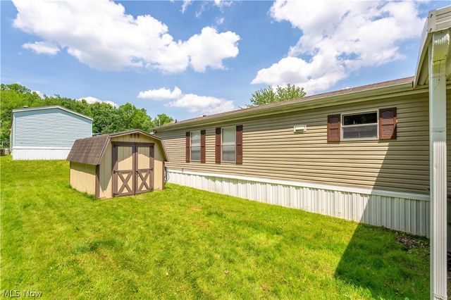 62 Redwood Drive, Beloit, OH 44609