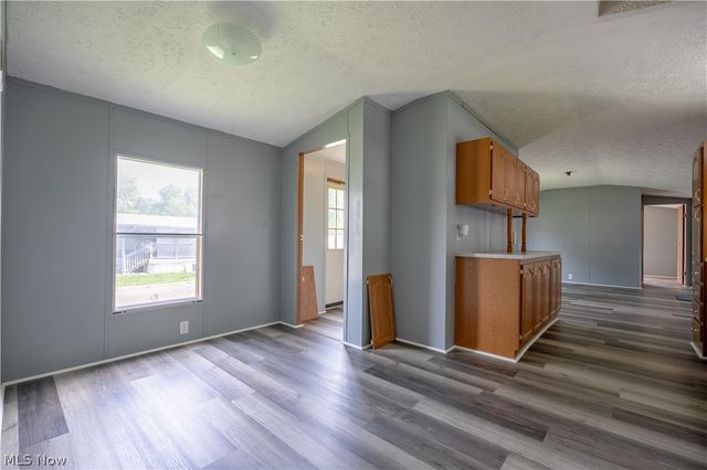 62 Redwood Drive, Beloit, OH 44609