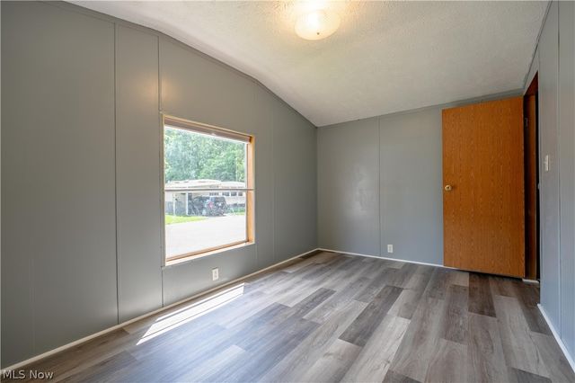 62 Redwood Drive, Beloit, OH 44609