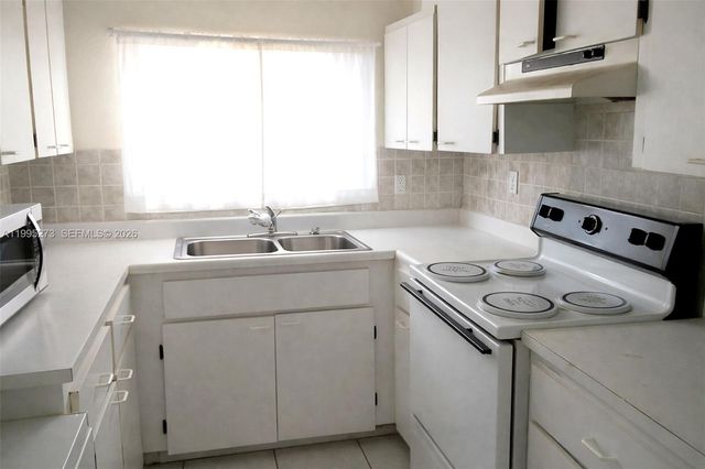 1671 NW 154th St, Miami Gardens, FL 33054