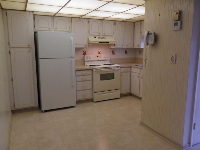 9420 S Hollybrook Lake Drive 105, Pembroke Pines, FL 33025