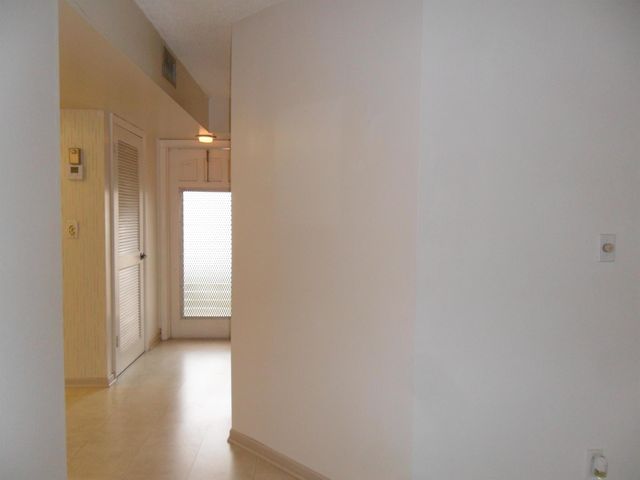 9420 S Hollybrook Lake Drive 105, Pembroke Pines, FL 33025