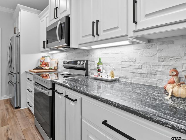 4501 Windsor Park Ln, Kilgore, TX 75662