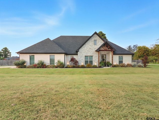 4501 Windsor Park Ln, Kilgore, TX 75662