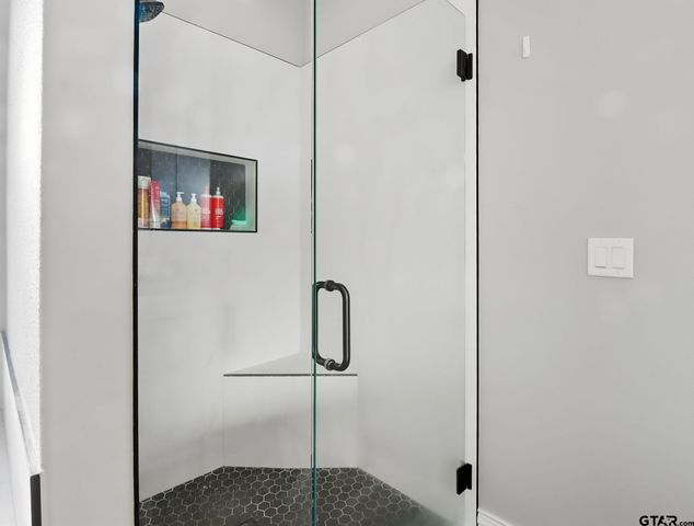 4501 Windsor Park Ln, Kilgore, TX 75662